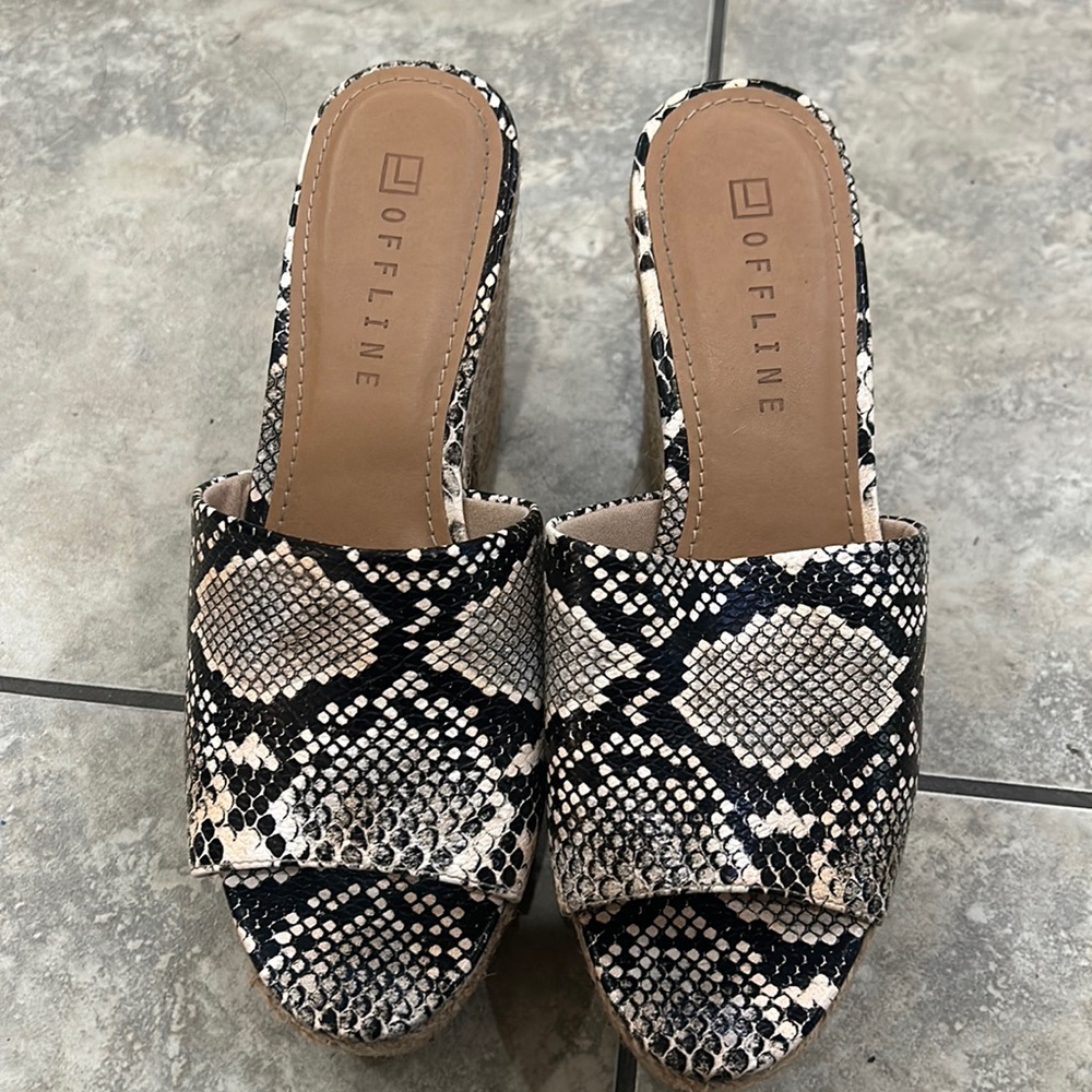 Offline Sandals size 9